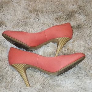 Kelly & Katie coral pump size 10